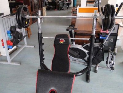 BANC DE COUCHAGE INCLINÉ MULTIFONCTION