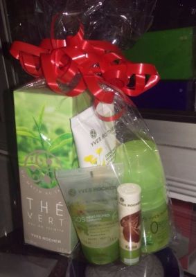 GAMME YVES ROCHER PARFUM THE VERT 100 ML + GEL DOUCHE 200ML+LAIT DE CORPS+ MINI SERVIETTE