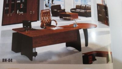 TABLE DE BUREAU BN-04