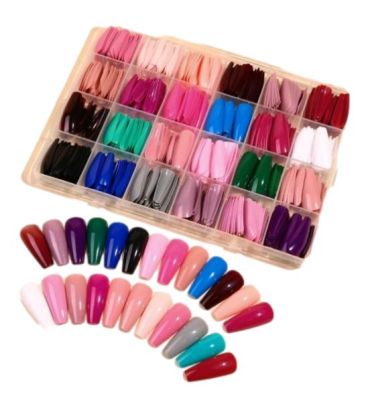 Faux ongles avec de belles couleurs au choix 