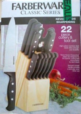 ENSEMBLE DE 22 COUTEAUX FARBERWAR